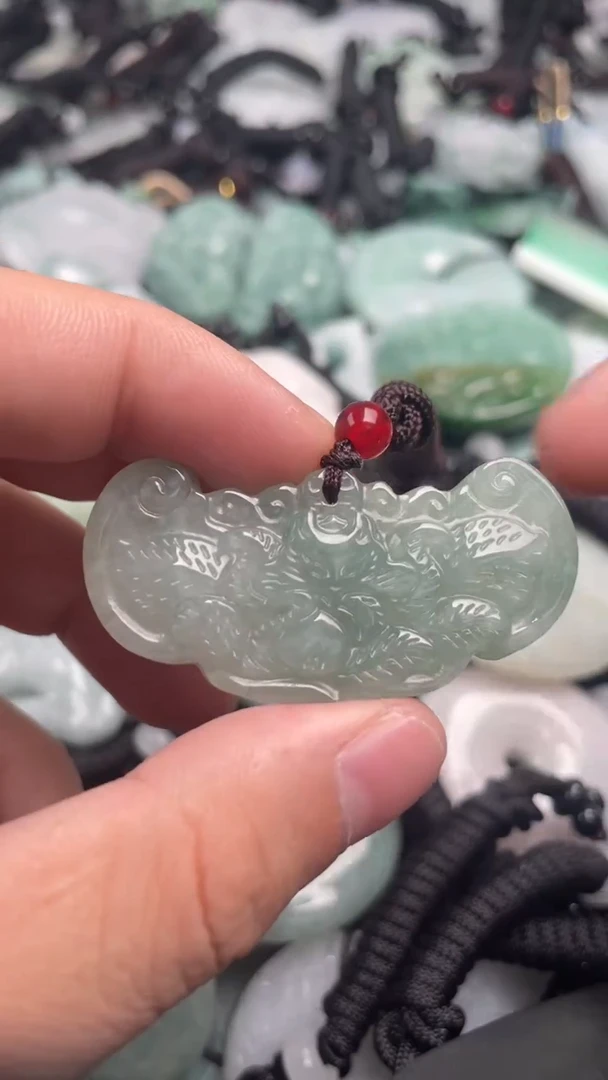 翡翠未镶嵌吊坠(不含链)1