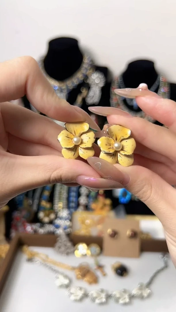 铁合金合成碳硅石珐琅小黄花花耳夹