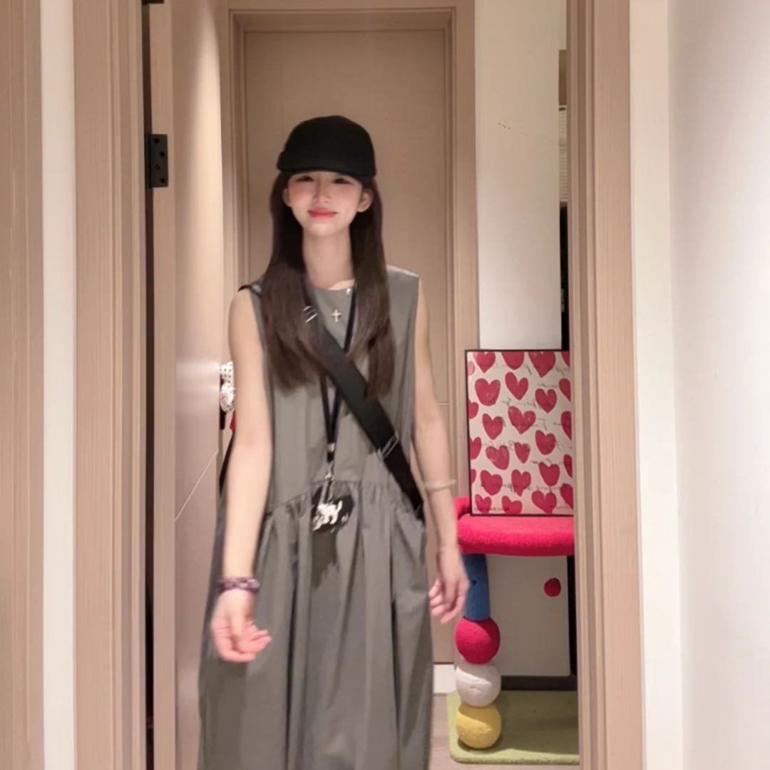 2025夏季新款温柔风无袖圆领连衣裙韩系简约显瘦气质长裙