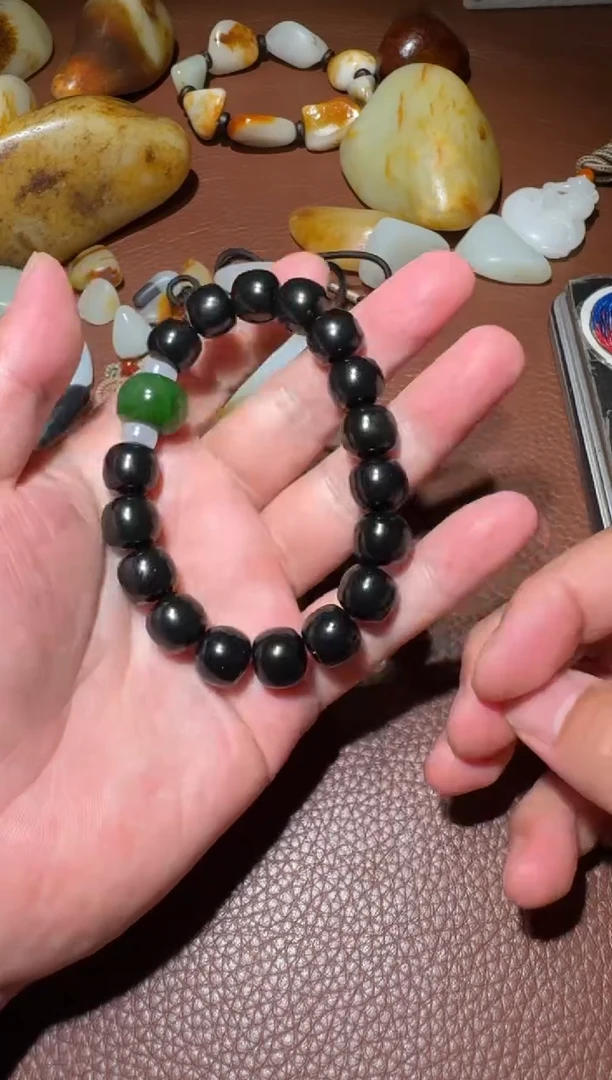 未镶嵌和田玉挂件天*哥和田玉