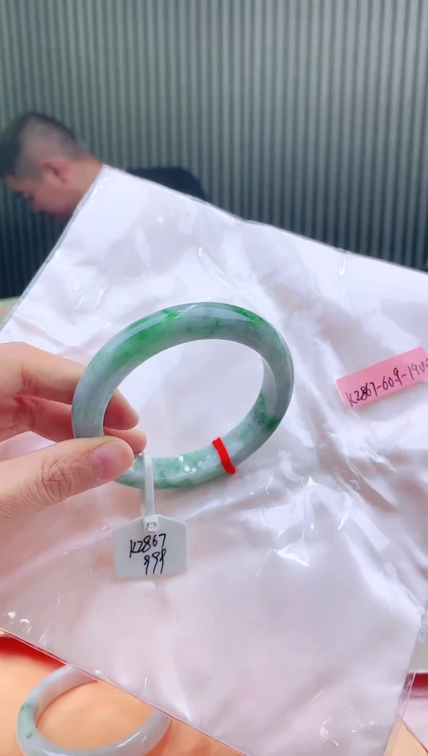 未镶嵌手镯翡翠60+