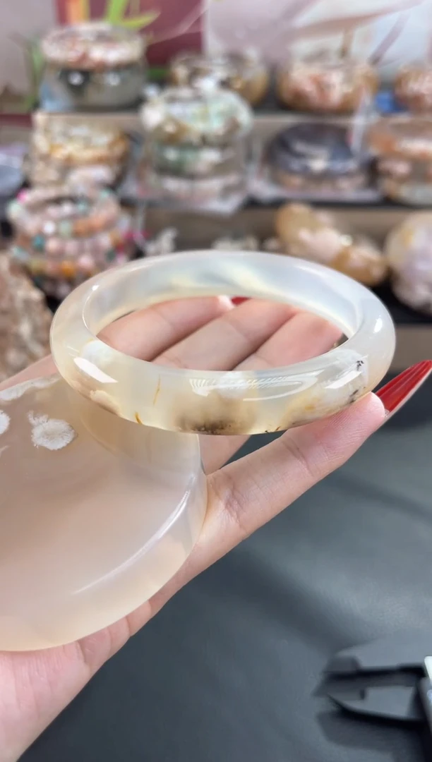 未镶嵌手镯石英质玉61