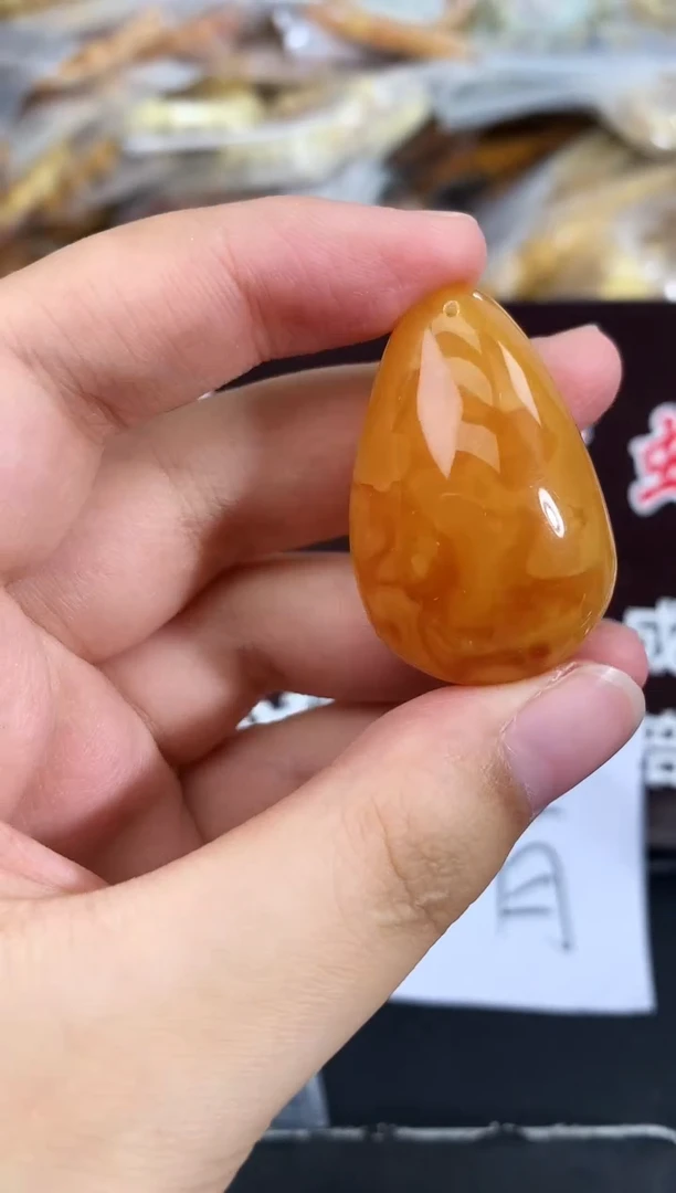 蜜蜡未镶嵌珠宝奇石85