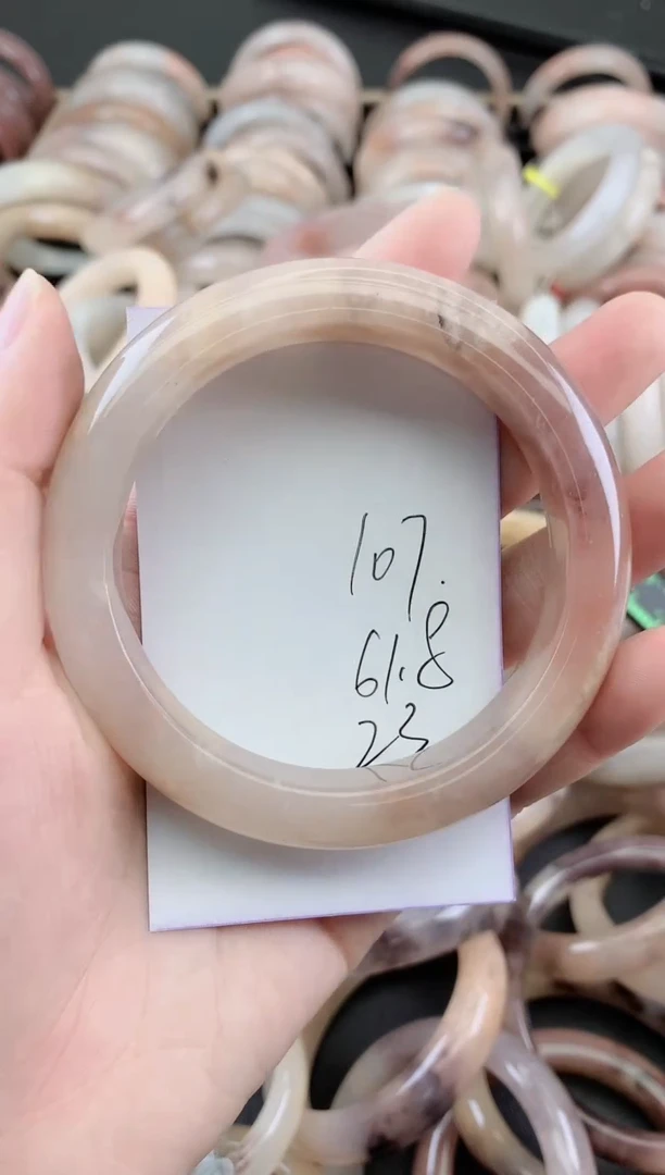 未镶嵌手镯石英质玉（金丝玉）107