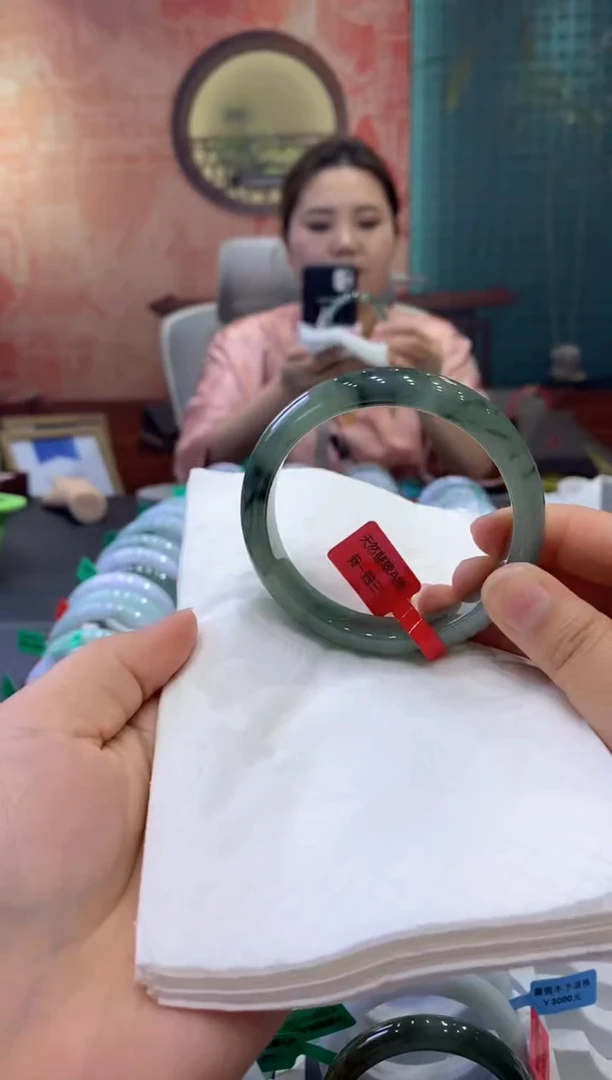 【闪购商品】翡翠手镯未镶嵌多人0006387