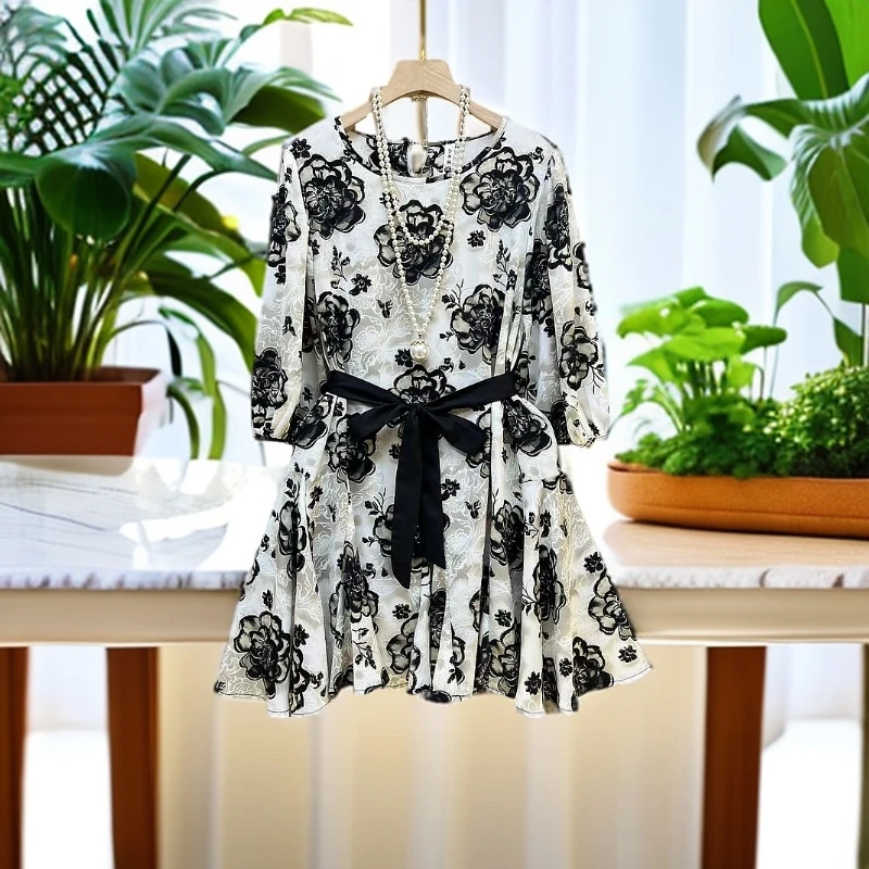 2024大码女装胖mm新款显瘦气质潮流遮肉洋气宽松减龄碎花连衣裙