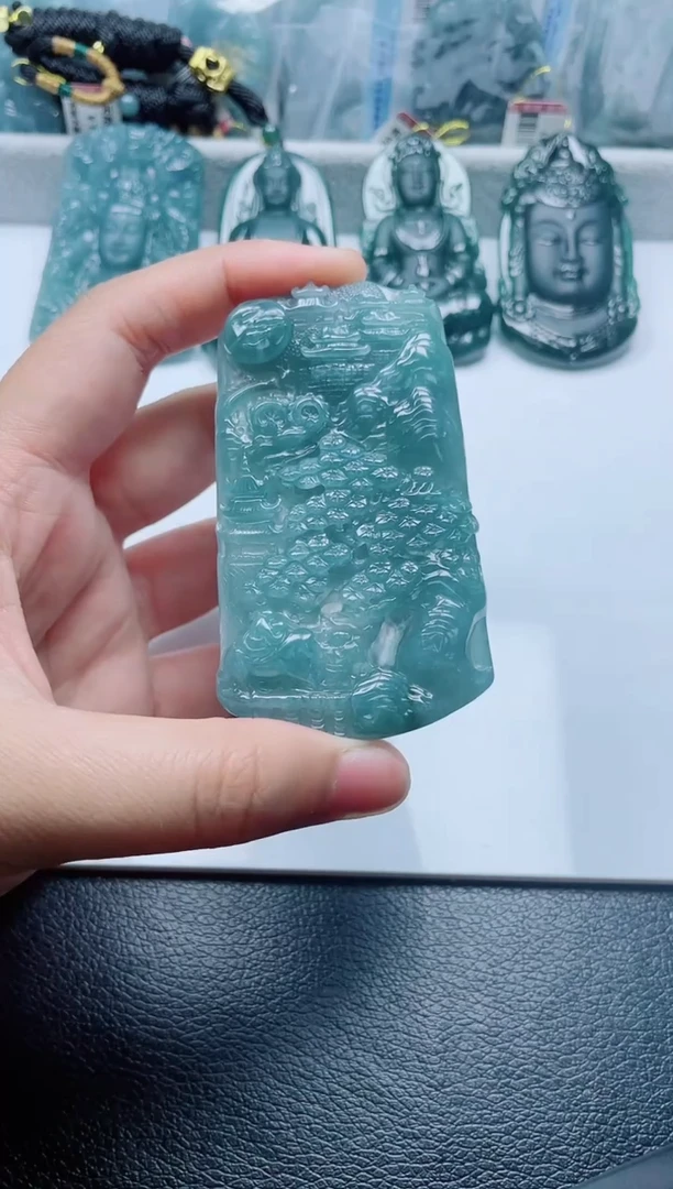 颈饰未镶嵌翡翠