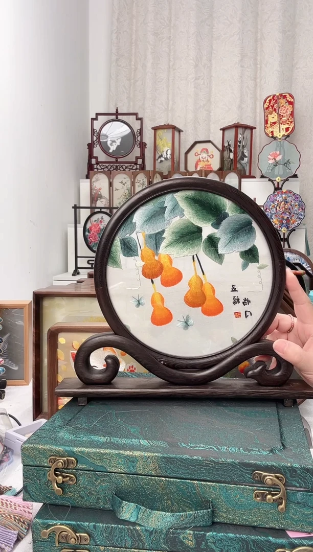 扇子苏绣作品手工摆台