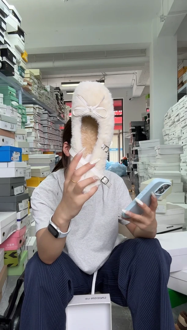 （154）38码白色毛毛拖