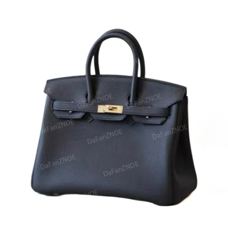 【芝麻集】XKY-6802-黑色RAIN.CUN简约百搭时尚腋下斜跨轻奢女包