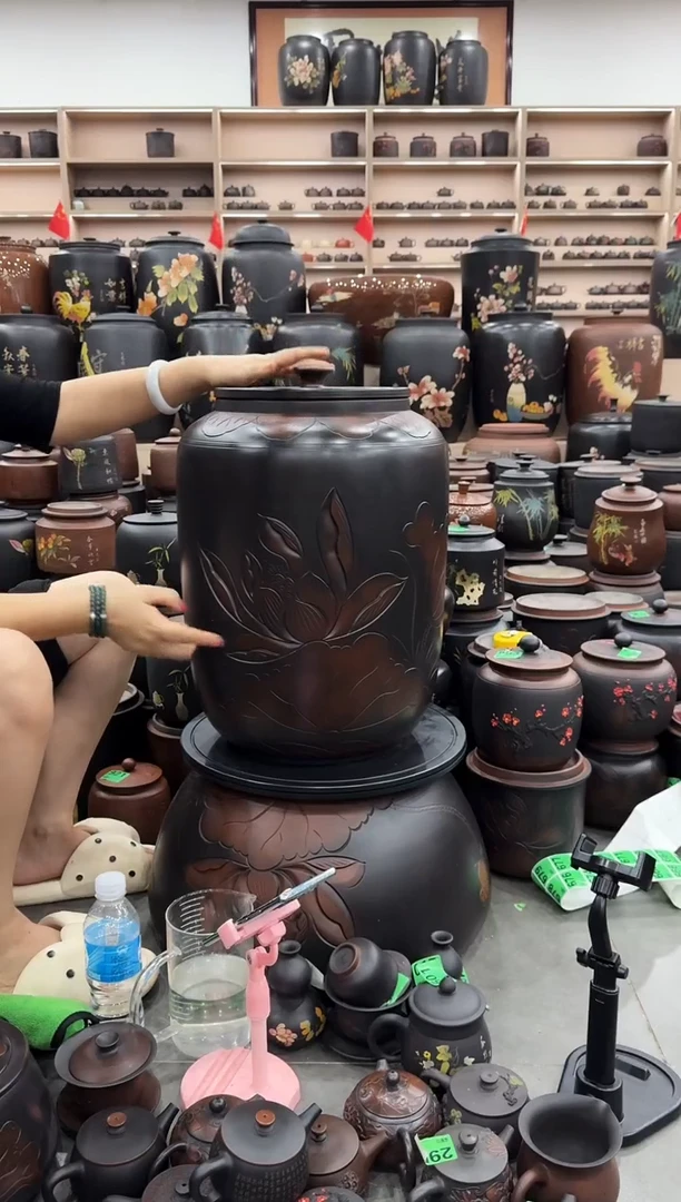罐瑕疵茶缸高50cm 浮雕荷花 637