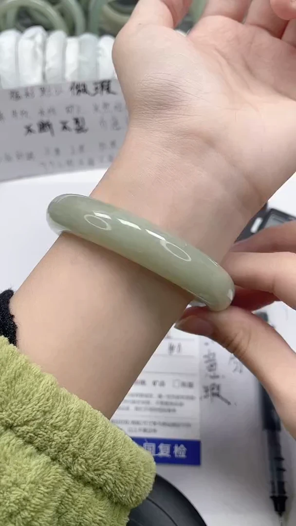 未镶嵌手镯石英质玉62-59/60