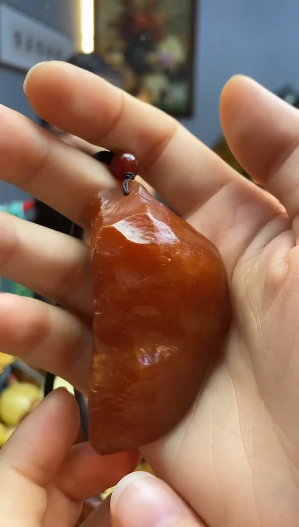 未镶嵌颈饰琥珀吊坠