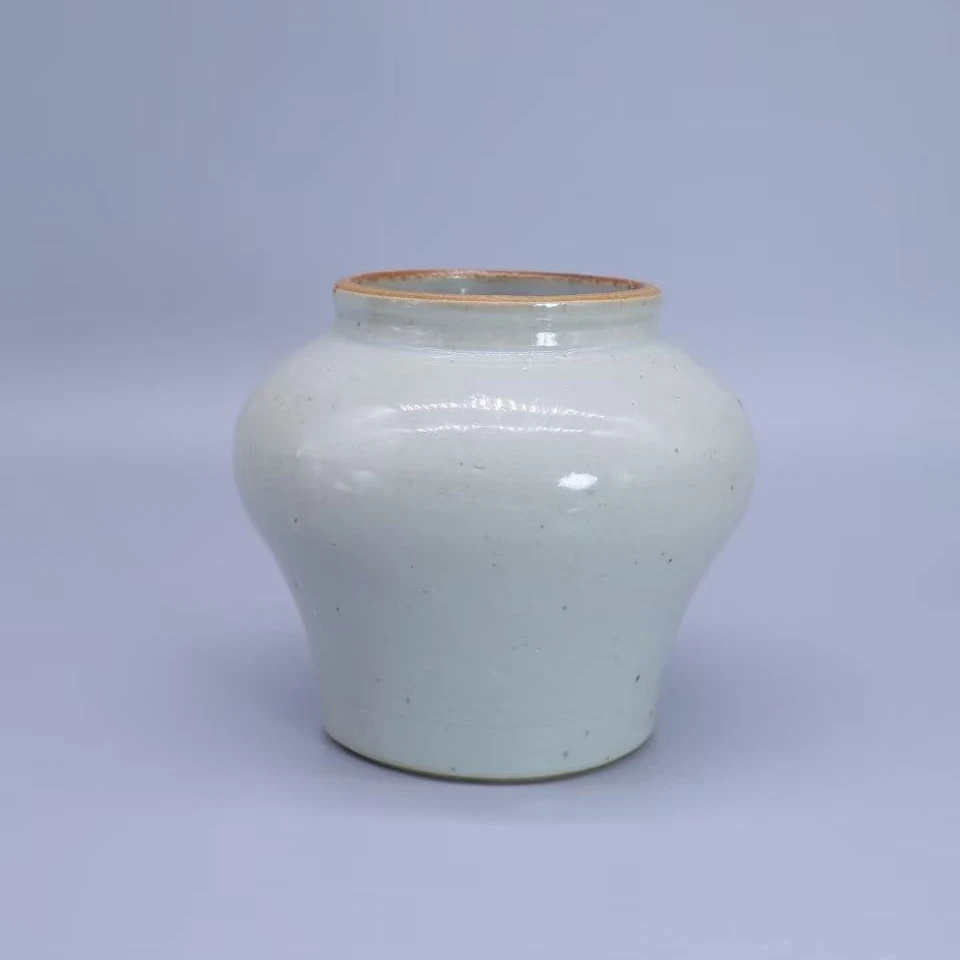 21: 清早期白釉罐