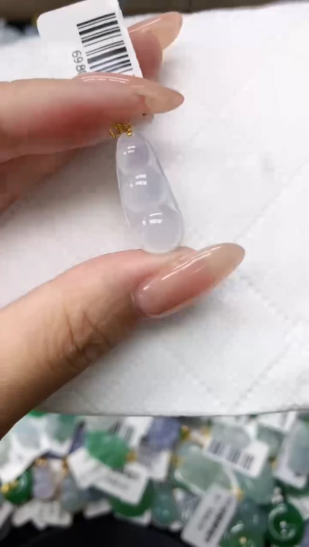 颈饰18K金镶嵌翡翠11111111111