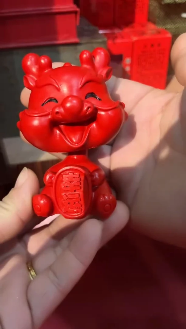 龙摆件雕漆可爱红色