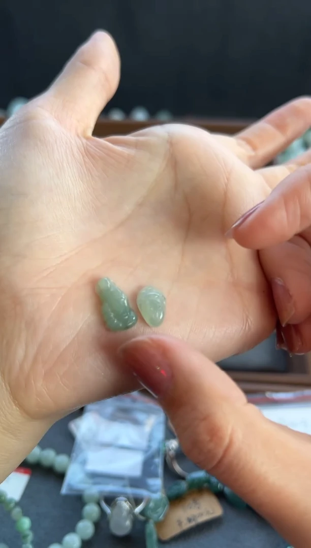 【闪购商品】翡翠吊坠(不含链)未镶嵌297号