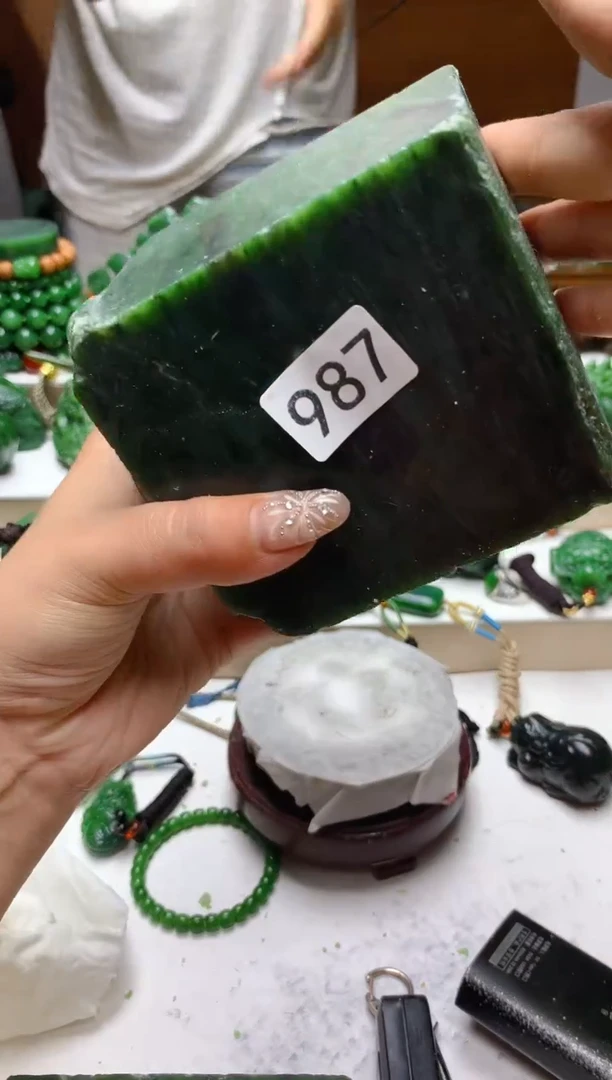 未镶嵌和田玉（碧玉）珠宝半成品1