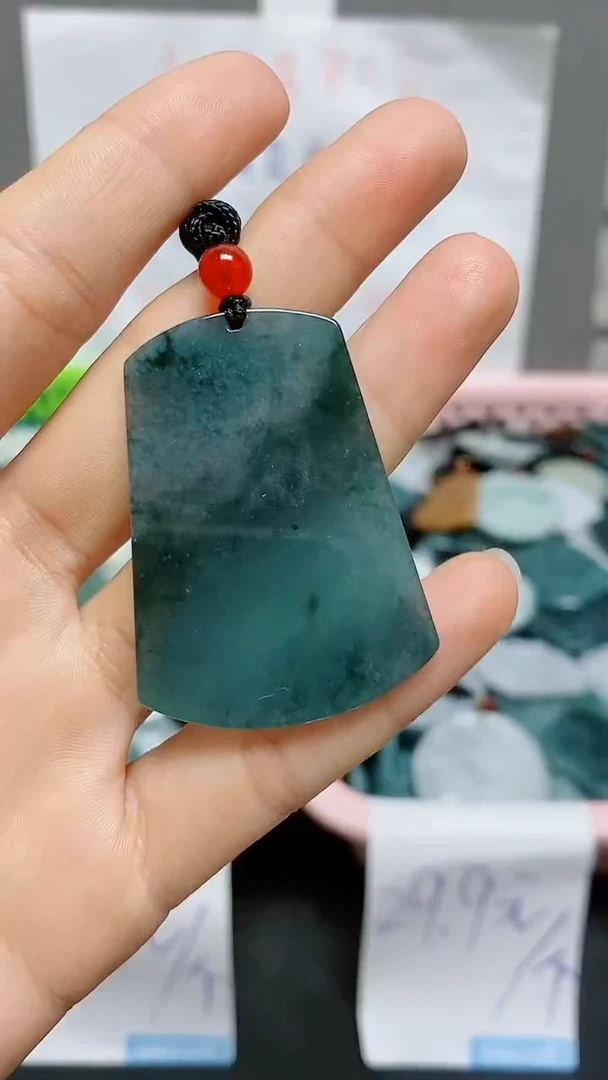 【闪购商品】翡翠颈饰未镶嵌天然翡翠A货