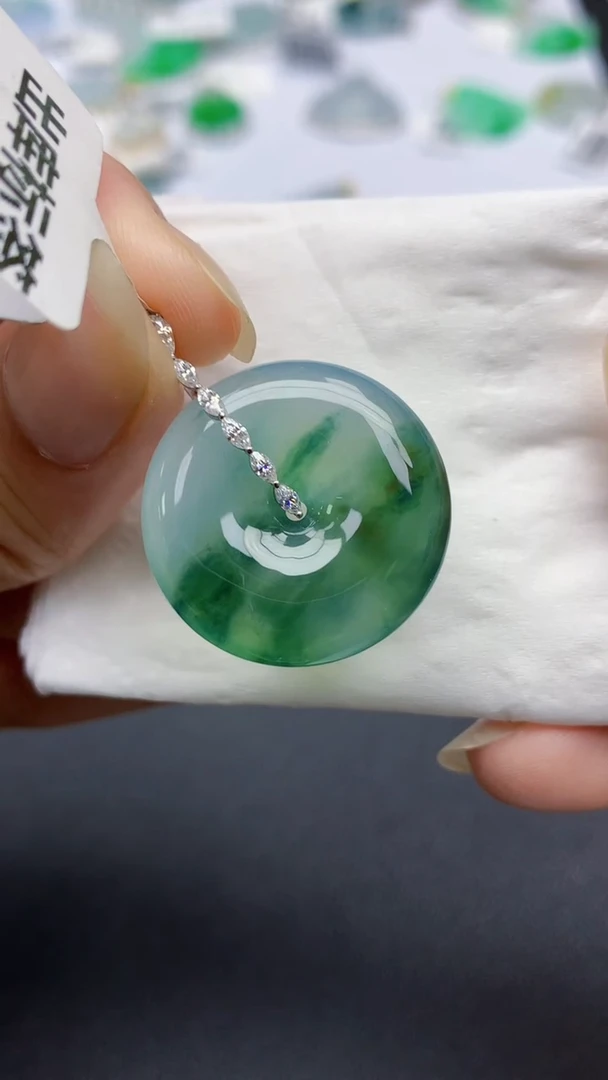 翡翠18K金镶嵌颈饰天然缅甸a货翡翠百元以上9元证书费自理