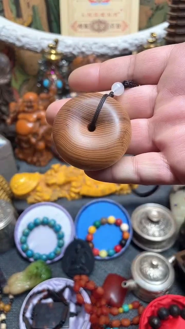 扇子老板娘好物推见啊