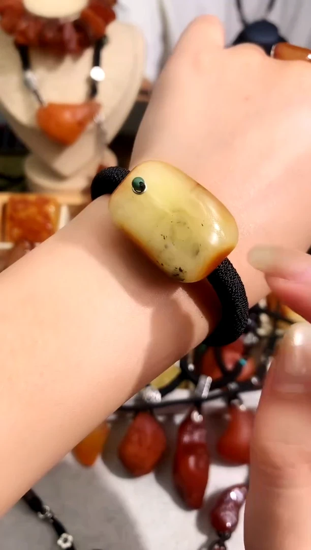 【闪购商品】蜜蜡裸石未镶嵌似玉