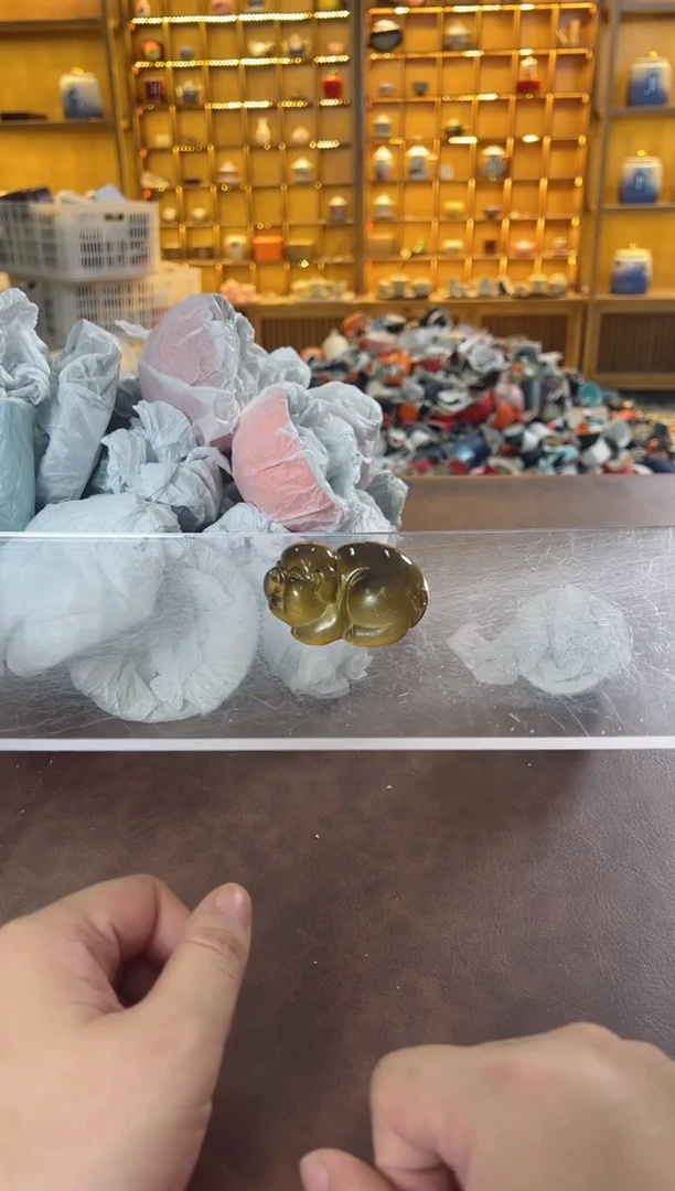 瓷片鸣盏居11111111变色金猪