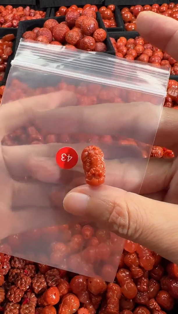 颈饰未镶嵌南红玛瑙1