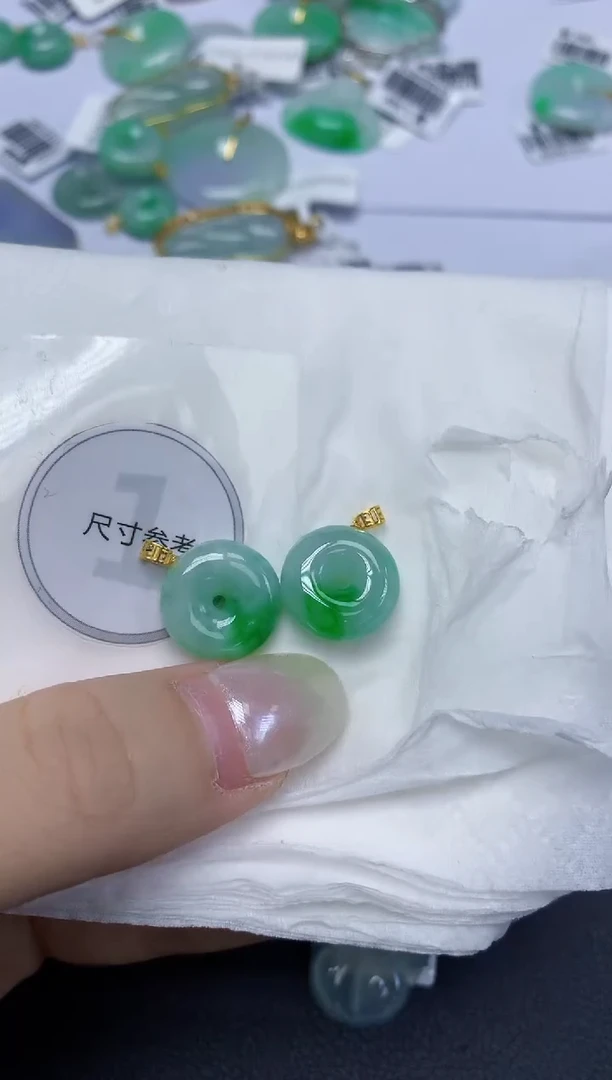 翡翠18K金镶嵌颈饰小**购天然缅甸翡翠A货百元以上9元证书费自理