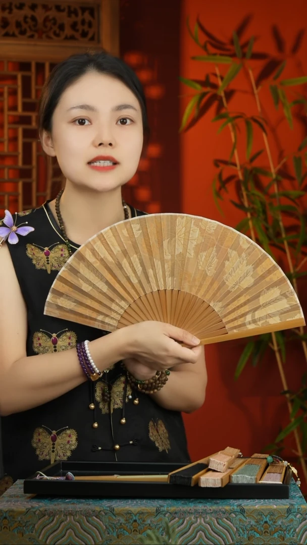 刺绣     非遗花罗折扇（不带流苏）