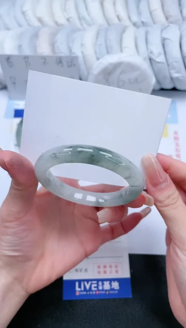 【闪购商品】石英质玉手镯未镶嵌T148-52.7