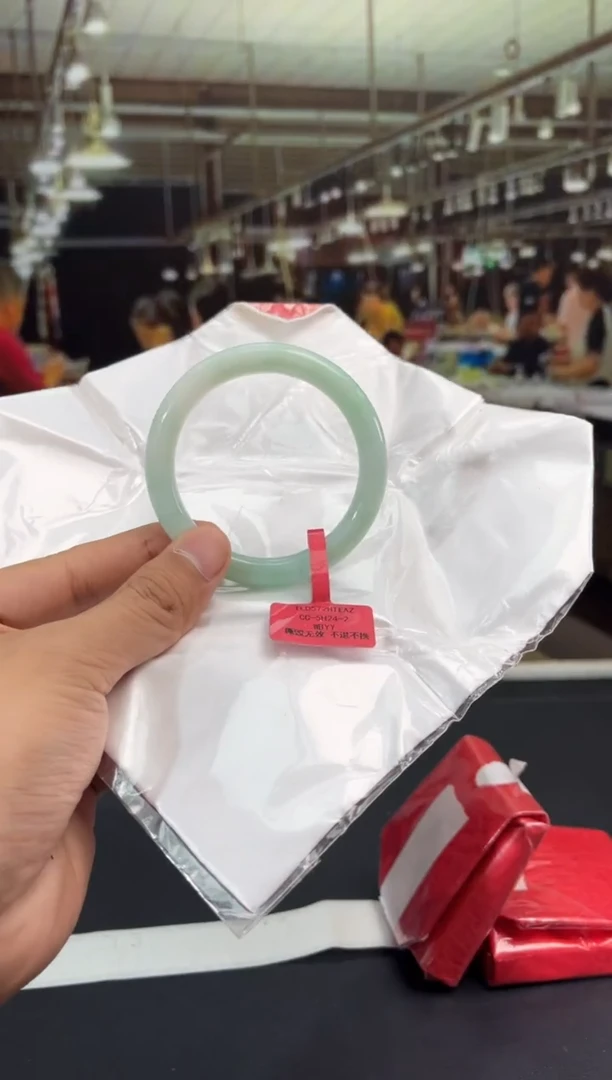 未镶嵌手镯翡翠10