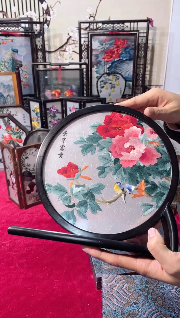 织绣织绣精品苏绣摆台，纯实木框装裱，摆台12