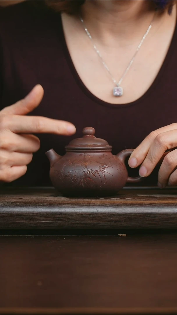 茶壶紫砂艺品紫砂 精选底槽清 容天210cc刻绘