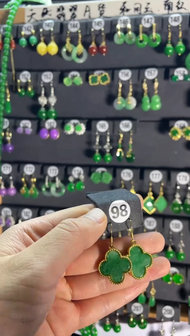 【闪购商品】翡翠耳饰银S925镶嵌98....