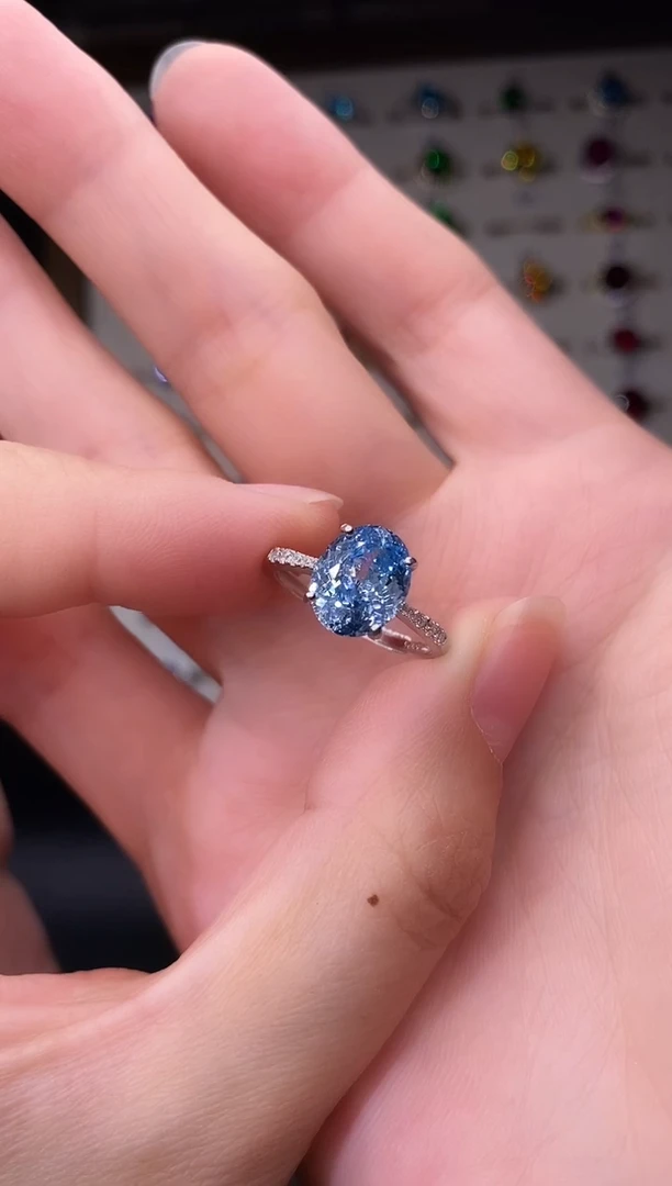 5克拉海蓝宝石（处理）欧美风戒指