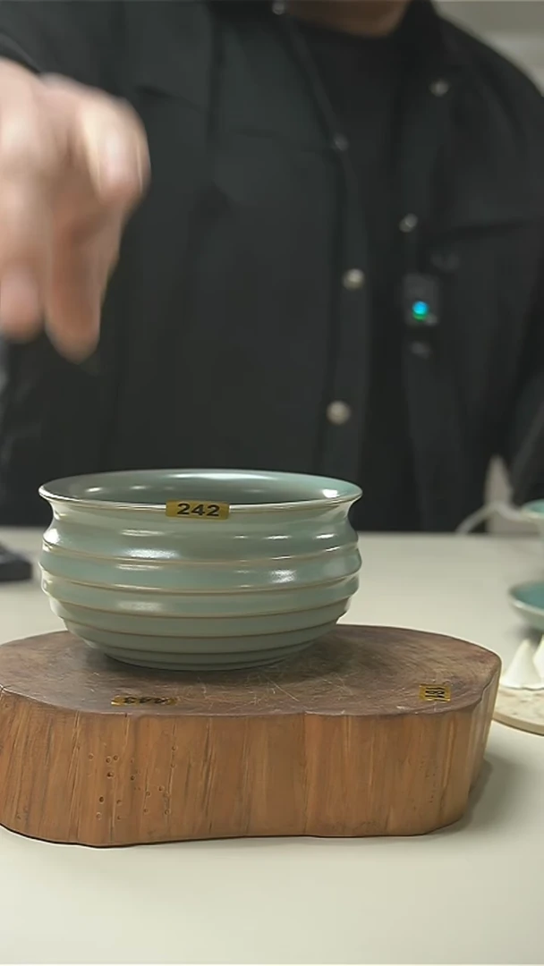 【闪购商品】君子汝瓷（福利）大弦纹杯242