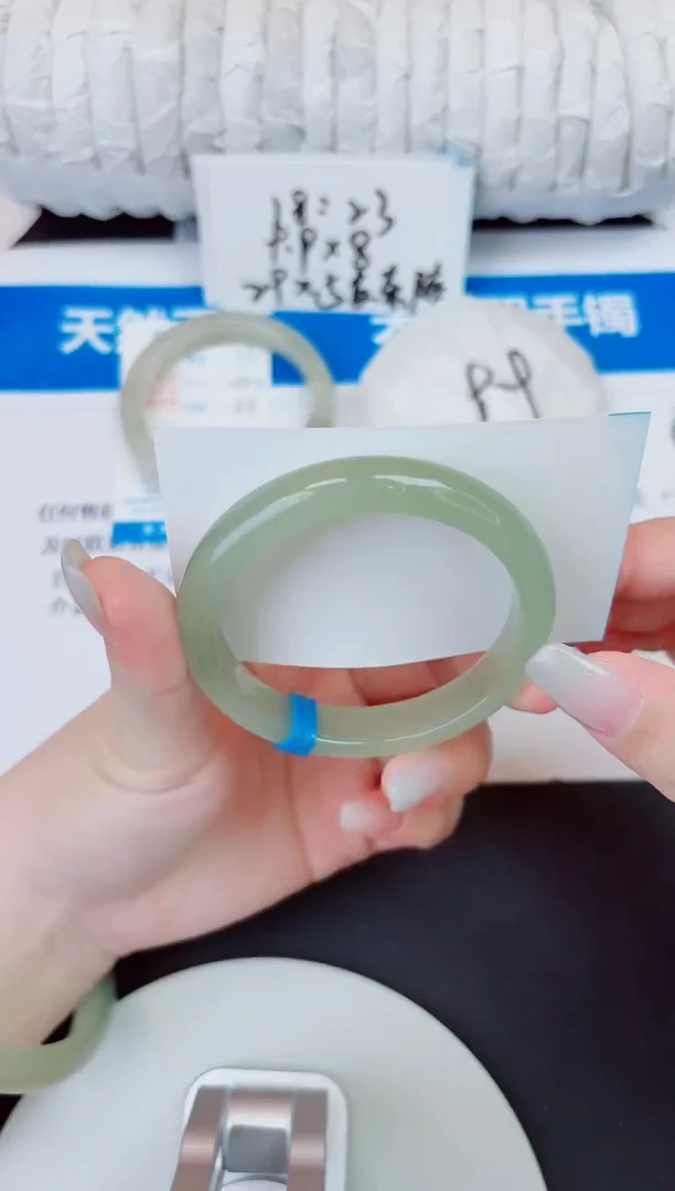 未镶嵌手镯石英质玉64/56