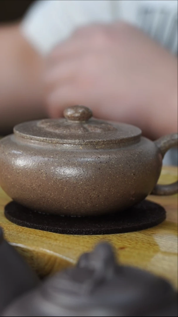 工堂直营精工半手紫砂壶
