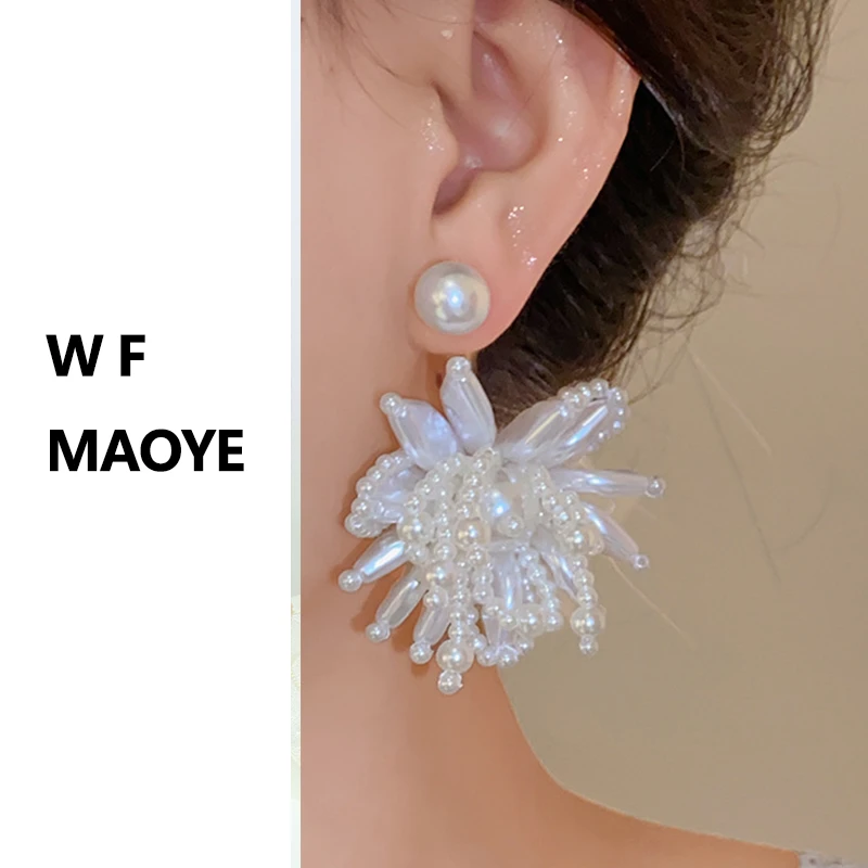 铜合金仿珍珠耳饰 W F 珍珠花朵耳环优雅气质 小众设计师款