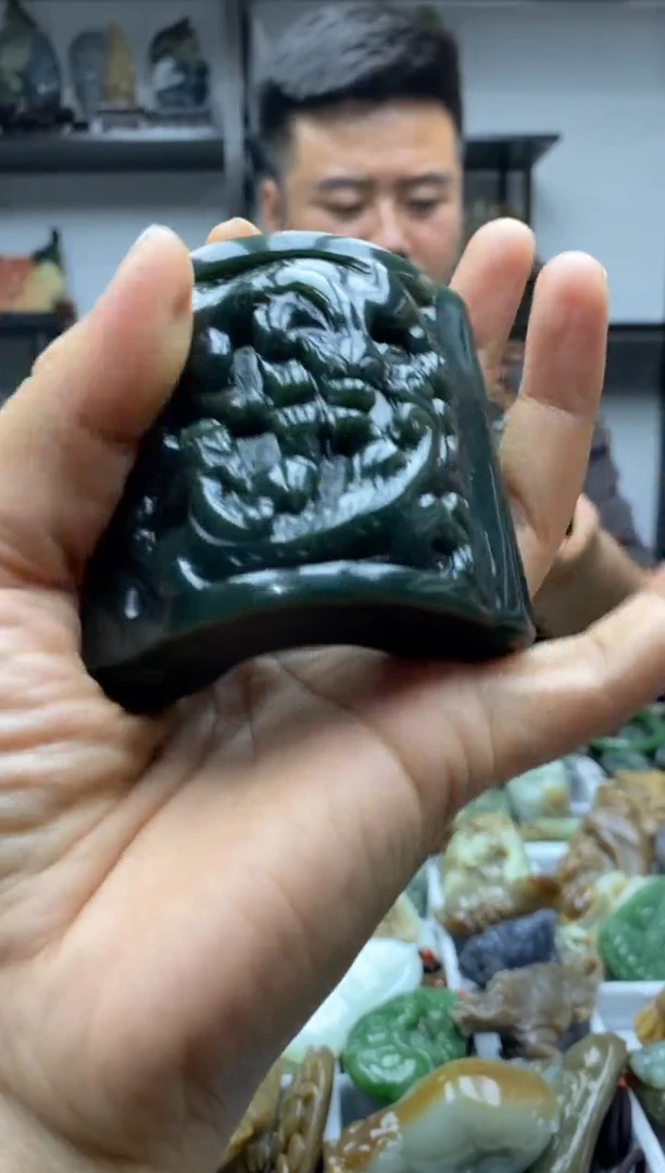 未镶嵌和田玉把件1