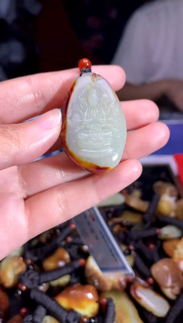 和田玉未镶嵌颈饰1