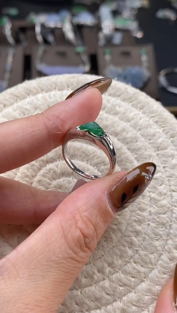 颈饰银S925镶嵌翡翠棋*棋净货18802