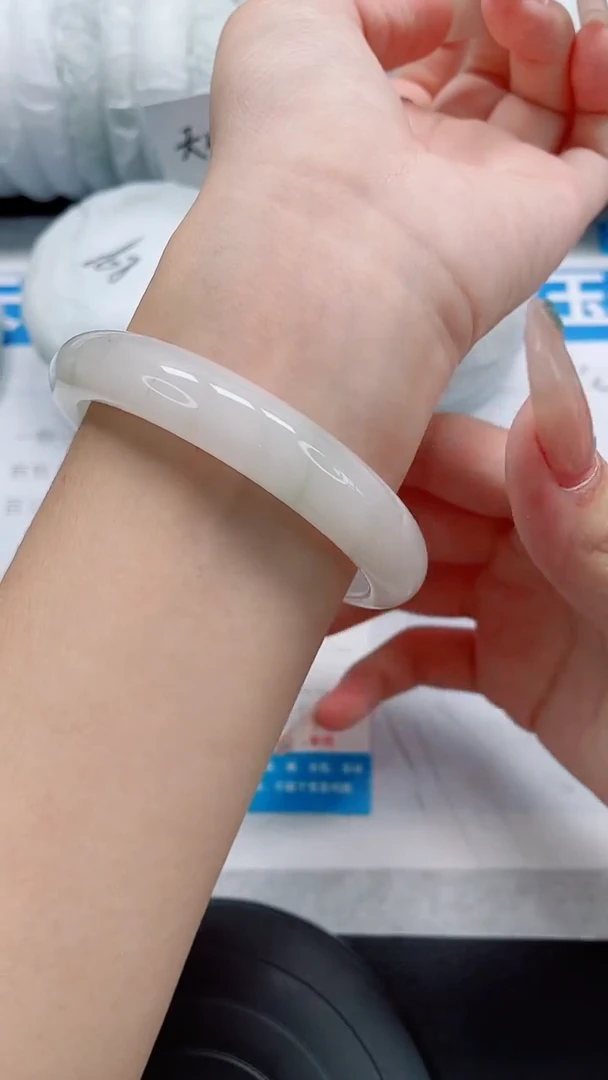 未镶嵌手镯石英质玉18-60/61