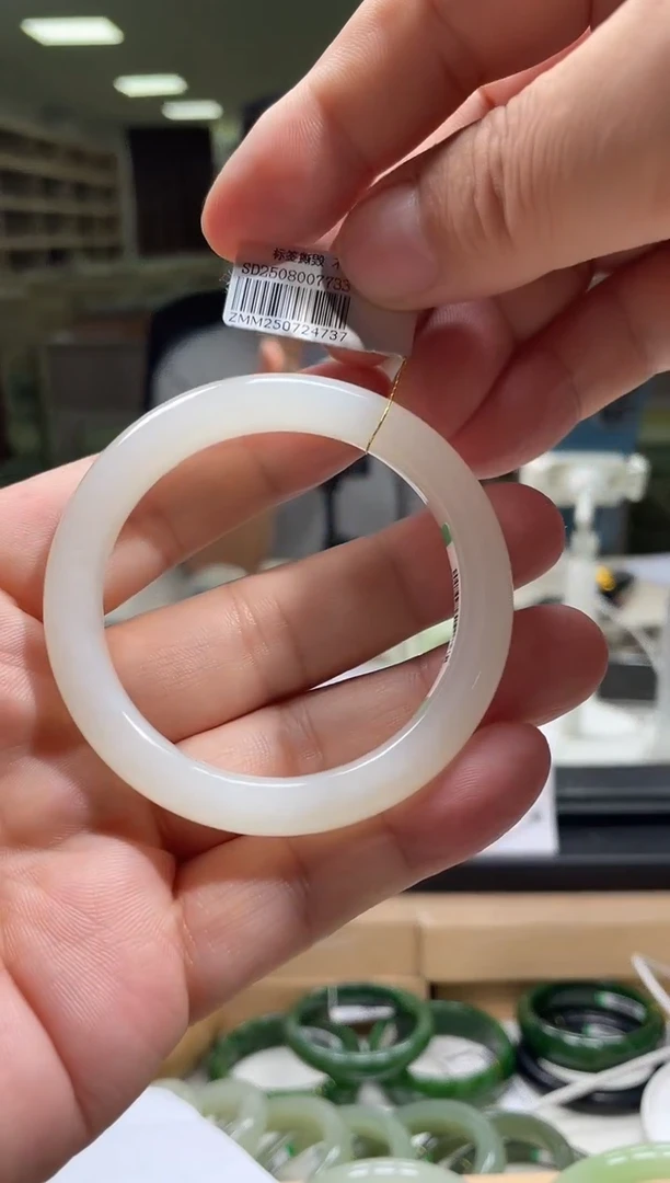 未镶嵌手镯和田玉52-53圈口 4737