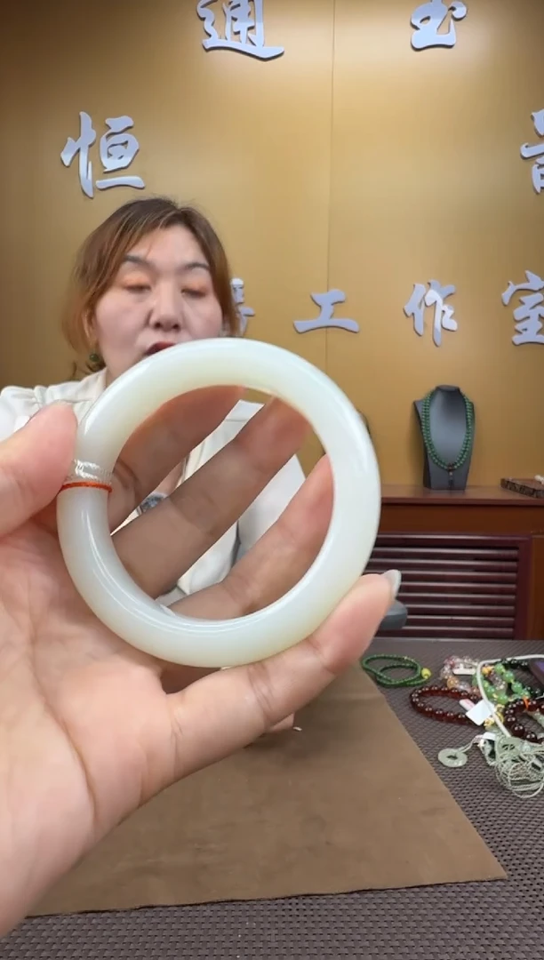 颈饰未镶嵌和田玉手镯56