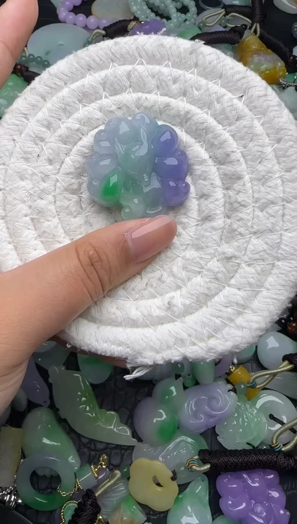 颈饰未镶嵌翡翠缅甸翡翠吊坠