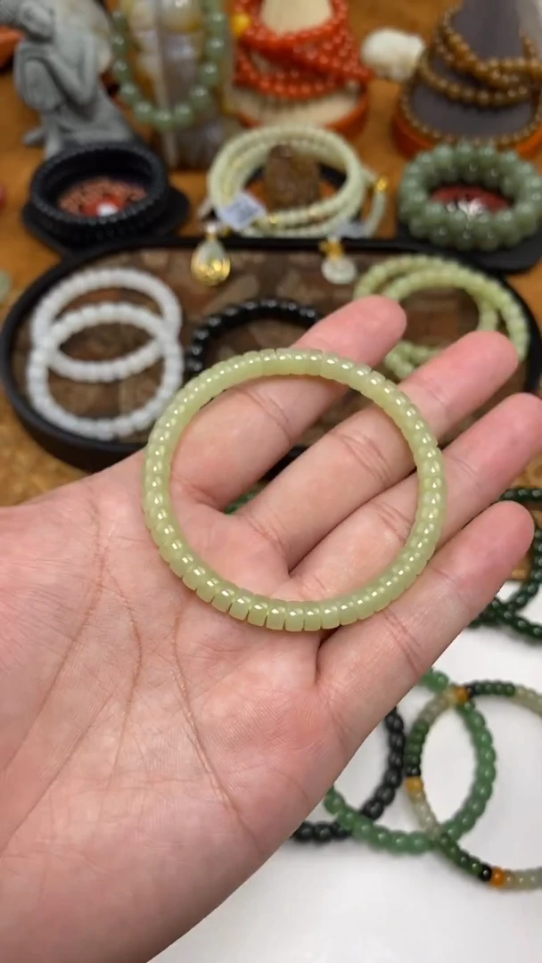 颈饰未镶嵌和田玉手串