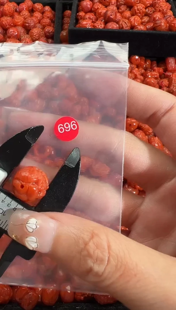 颈饰未镶嵌南红玛瑙1