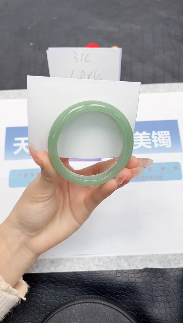 【闪购商品】石英质玉手镯未镶嵌L142-56.2
